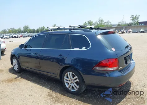 2010 Volkswagen Jetta Tdi from USA, damaged, VIN 3VWPL7AJ8AM618684